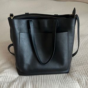 Medium transport tote